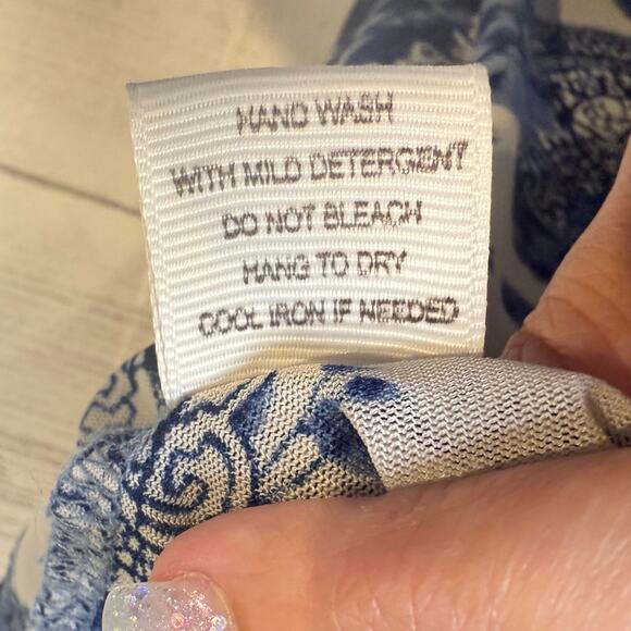 Eden and Olivia xl blue white floral button front blouse cottage coquette fall - Picture 7 of 7